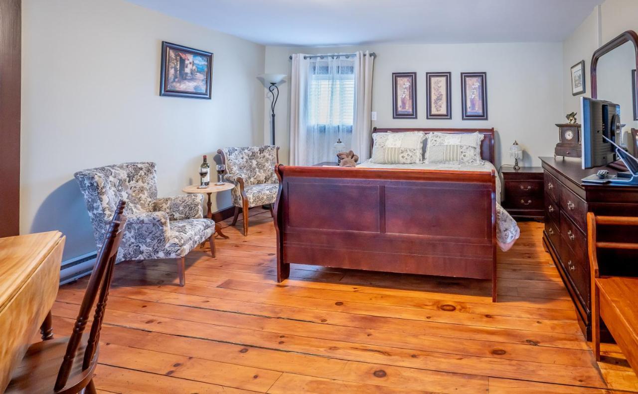 Bed and breakfast Au Coeur De Magog Extérieur photo