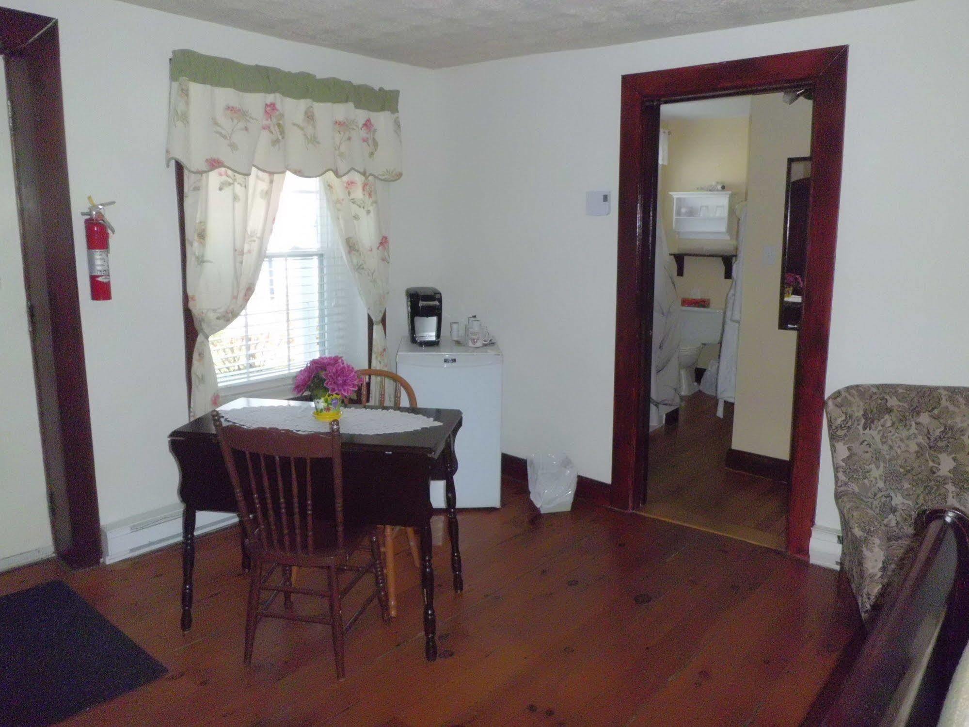 Bed and breakfast Au Coeur De Magog Extérieur photo