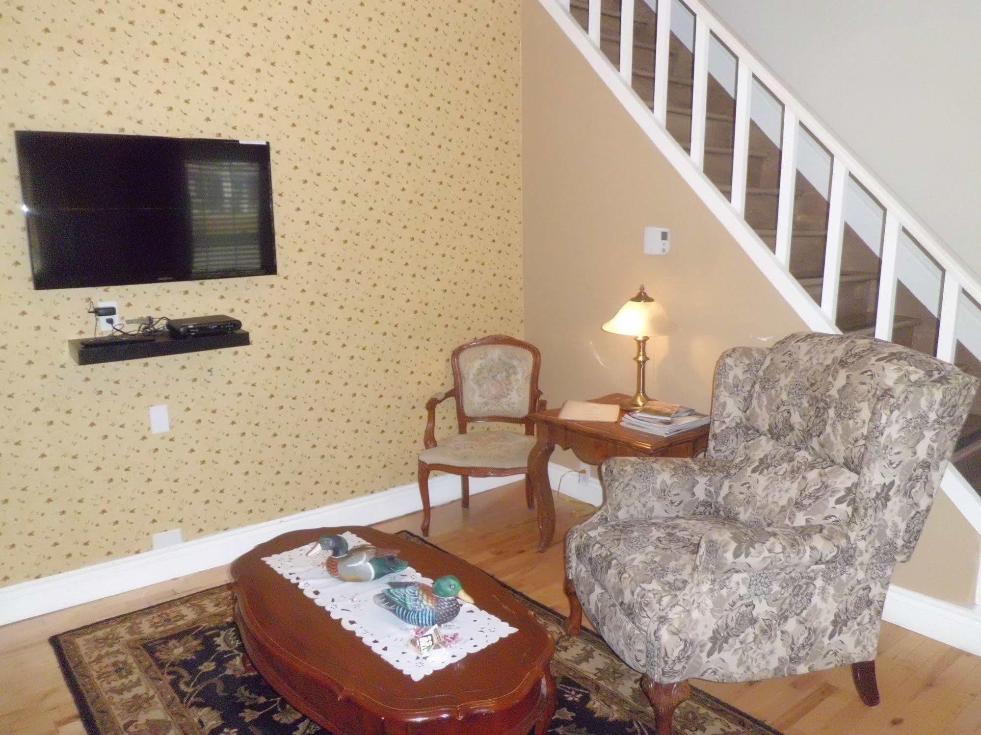 Bed and breakfast Au Coeur De Magog Extérieur photo