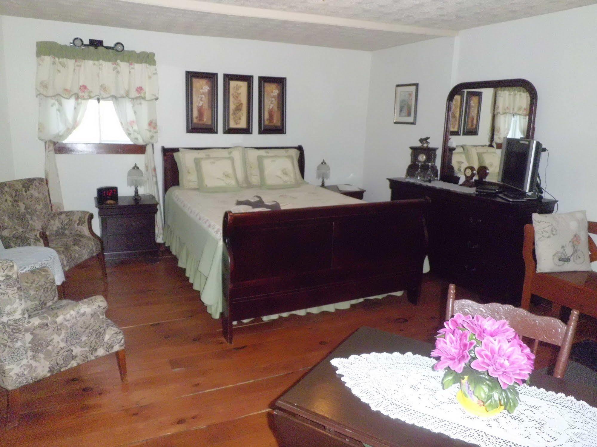 Bed and breakfast Au Coeur De Magog Extérieur photo