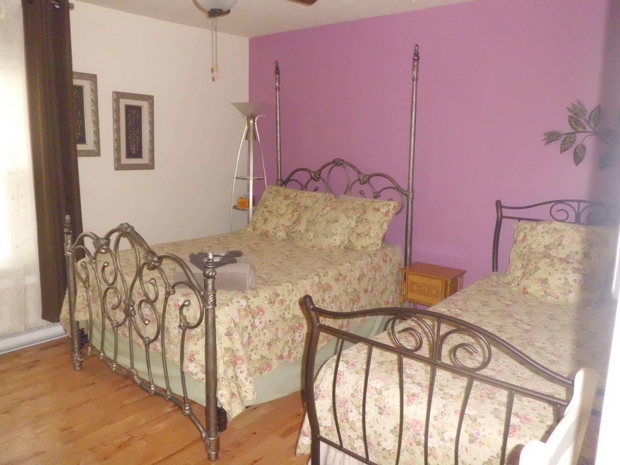 Bed and breakfast Au Coeur De Magog Extérieur photo